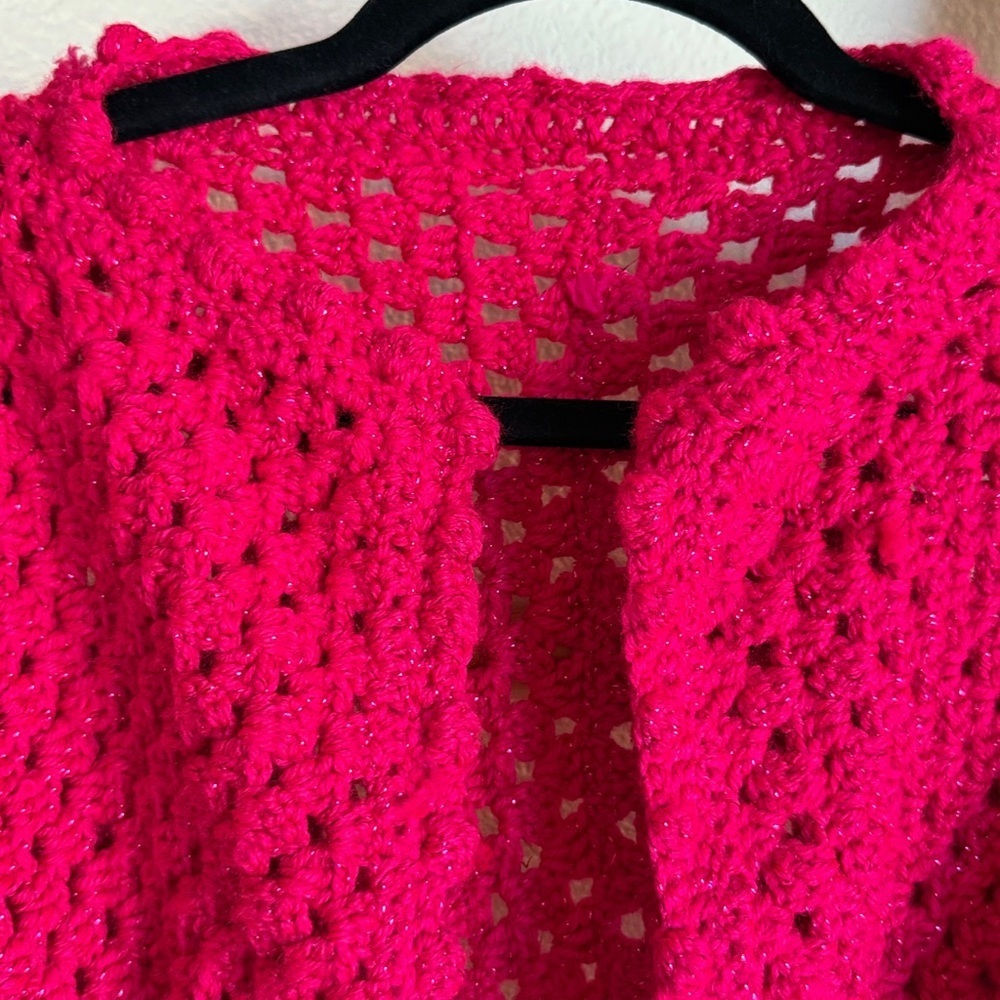 Hand knit crochet, fuchsia sparkle, short cardigan - Picture 4 of 10